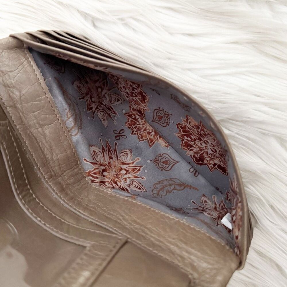 HOBO | Women's Torch Vintage Leather Folio Wallet Taupe "Shadow" Card Slots - Picture 10 of 10